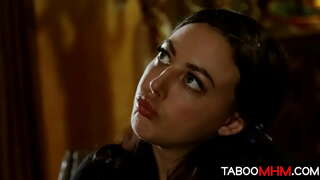 Stepdad fucks ny zana-badiny toy ny mpampianatra izay manasazy ny mpianatra slutty