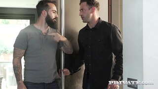 Ova похотливая dupe plavuša ne može dobiti dovoljno član! Ona čini svoje dupe raditi, uzimajući intenzivne napade na maca i double dubokog grla u odvratno трехходовом seksu. Puni Klik na Private.com !