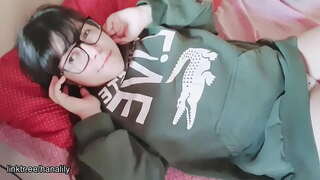 Тинејџерски девојка допира пичката