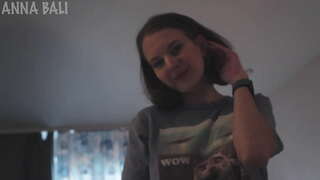 Mi piace tolgo le mutandine, quando il mio fratellastro è guardando