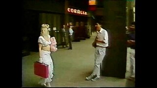 Илона Сталлер Чиччолина-кызыл булчуңдун (видеоклип)