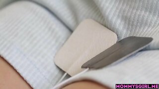 ǻ�母，和她的紧女孩满足每个其他的