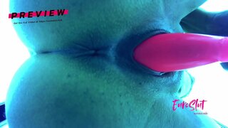 Shameless Slut Lachtadh agus Masturbating ag an Ionad Aclaíochta