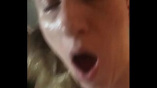 Во раните утрински часови blowjob и секс со русокоса bombshell MIlF