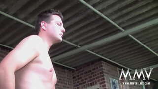 Redhead swinger sa pigtails Nicole S massaging sa iyang dako nga knockers, nga masuso nga duha ka tuslok ug sa pagkuha sa facialized sa panagkauban